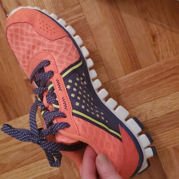 Reebok running shoes - Picture 2 of 4